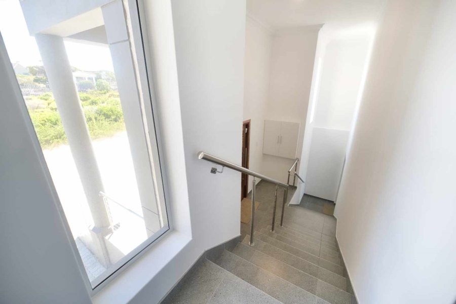 5 Bedroom Property for Sale in Kleinbaai Western Cape